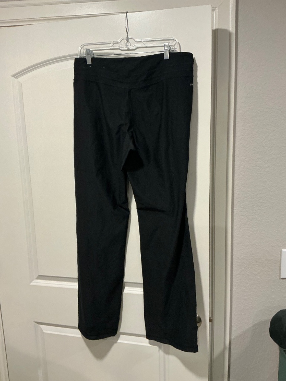 Nike Dri-Fit Straight Leg Leggings - Picture 2 of 2